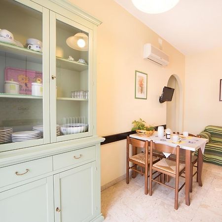 Appartamenti Bemar Diano Marina Habitación foto