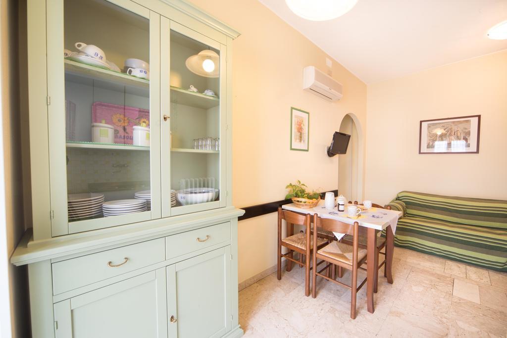 Appartamenti Bemar Diano Marina Habitación foto